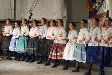 Barkóca és Árendás táncegyüttes jubileumi gálája / Jászberény Online / Szalai György